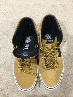 VANS SKATEBOARD SHOES SIZE 10