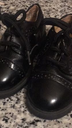 young classics boys black size 5W NWOT