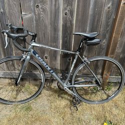 Giant Defy Road Bike Medium