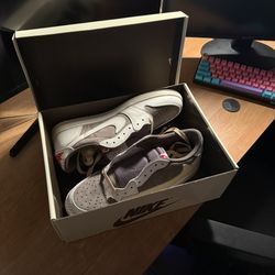 Travis Scott AJ1 Low Reverse Mocah