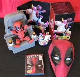 Marvel Deadpool Collectible Bundle - Q-Fig, Mask, Popcorn Bucket & Blu-ray
