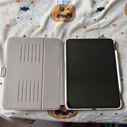 iPad 10th Gen W Apple Pencil