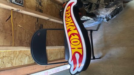 Hot wheels sign with light