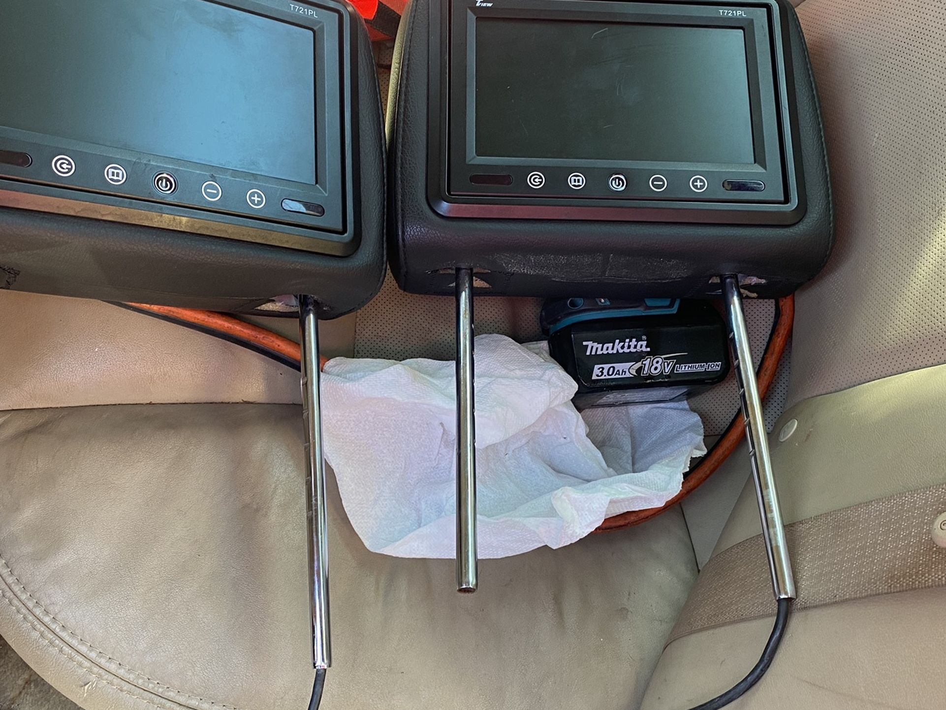 Head Rest TVs