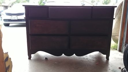 Dresser