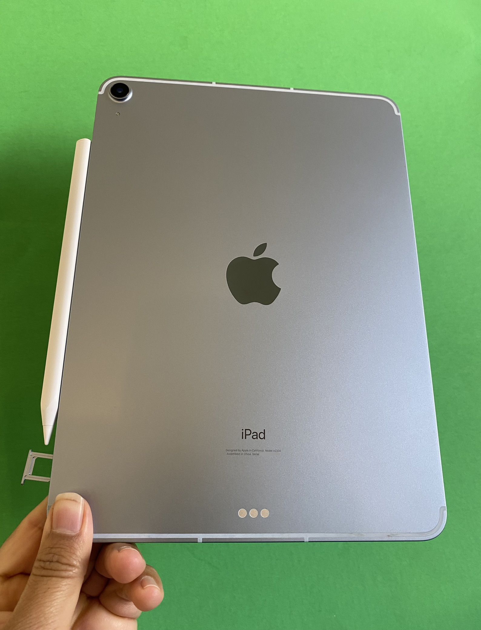 Apple IPad Air 4th Generation (10.9” Liquid Retina/ 2020 Model 