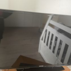 Samsung 36” Smart Tv