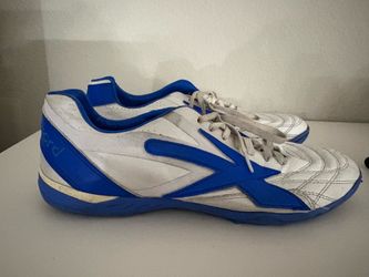 Men’s soccer shoes