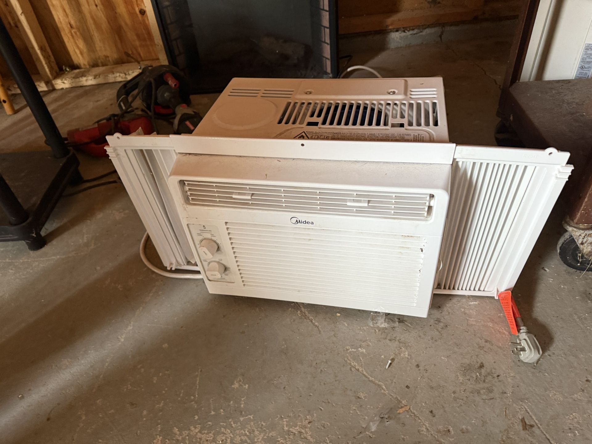 Air Conditioner