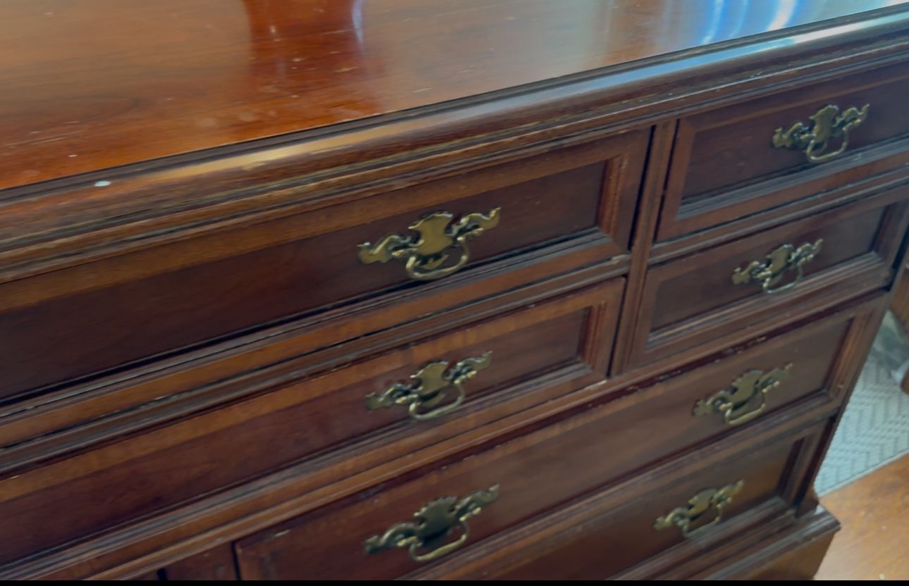 FLASH SALE TODAY ONLY!!! Solid Wood Dovetail Dresser Set + 2 Matching Lamps + Framed Art