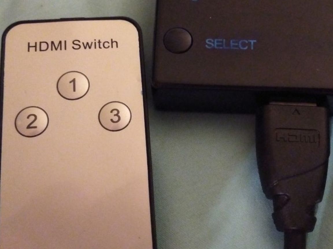 HDMI Switch & Remote 3 Channels Heavy Duty HDMI Cord & Power Supply .