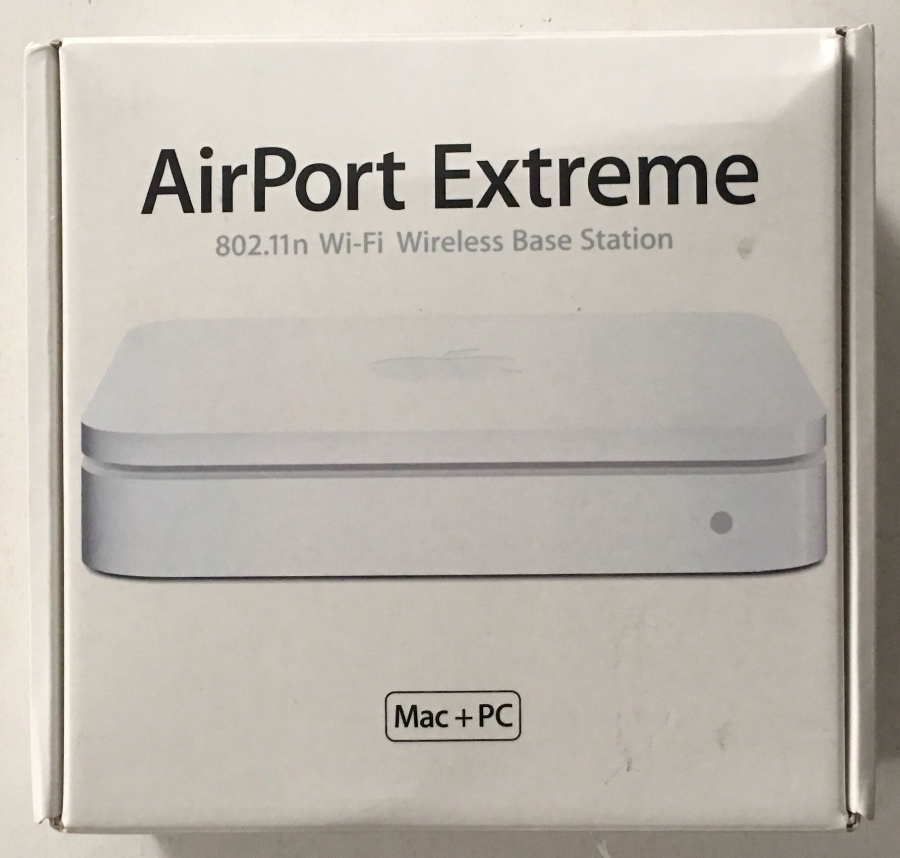 Apple Airport Extreme A1143 MB053LL/A 802.11n Dual-Band Wi-Fi Router with 3-Port Gigabit Ethernet