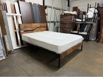 Queen bed $270