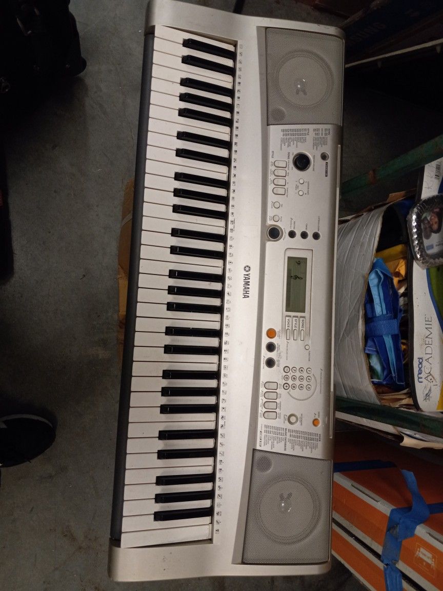 YAMAHA Keyboard