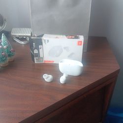 JBL Wireless Earbuds