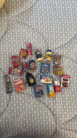 19 mini brands toys
