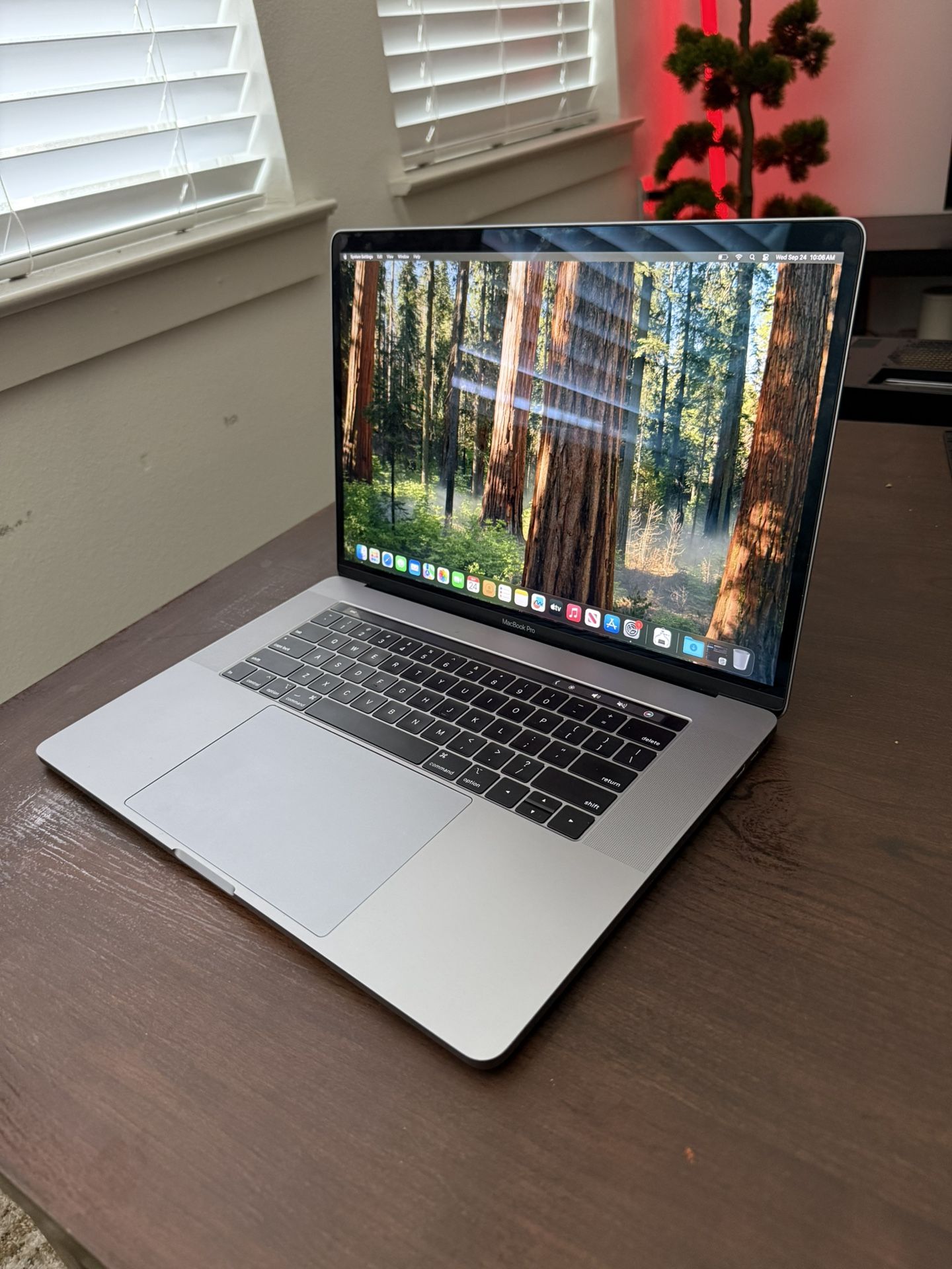 2019 MacBook Pro 15” 16GB RAM 256GB SSD