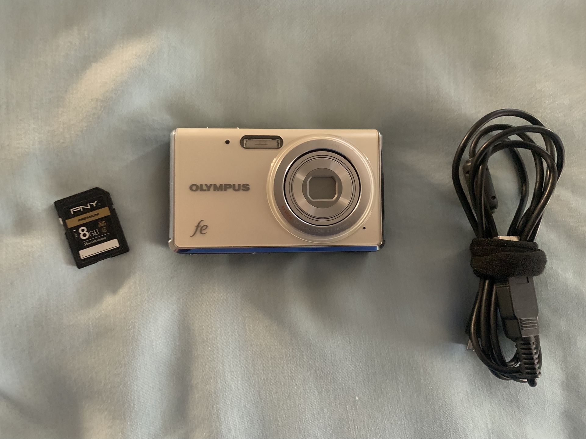 Olympus FE-4020 Digital P& S Camera 14.0 Mp with 8Gb PNY Memory Card ...