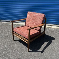 Mid Century Modern Solid Wood Lounge Chair