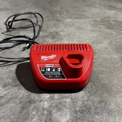 M12 Charger 
