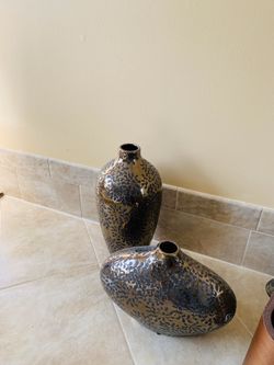 Brown gold finish vases