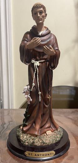San Antonio Statue
