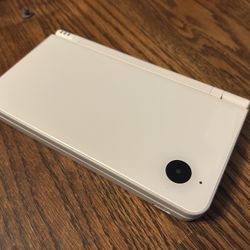 Nintendo DSi XL/LL