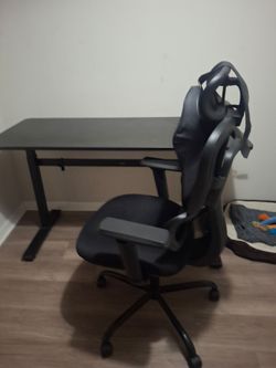 Stand up desk abd chair