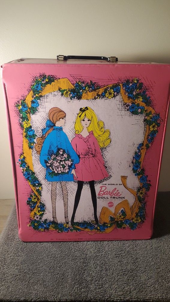 Vintage world of barbie trunk doll and wardrobe holder