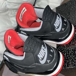 Jordan 4 Size 9.5