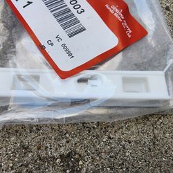 06 Civic Windshield Side Clips