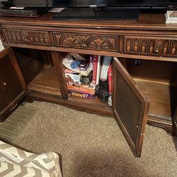 ANTIQUE SIDE BOARD/TV STAND