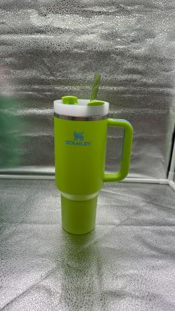 Stanley QNCHR H2.0 Tumbler Bright Lime Water Bottle 40oz