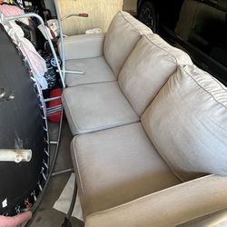 3 seater sofa/ Hide a bed