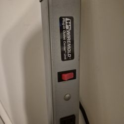 Wiremold Plug-in Outlet Center