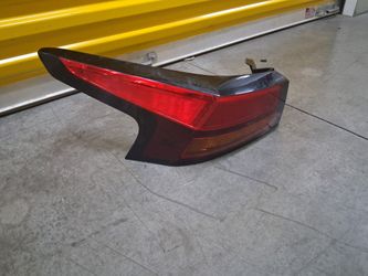 Nissan Altima Taillight 