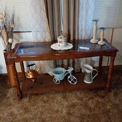 Entry Table Vintage