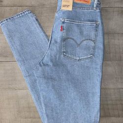 Women’s Levi’s Jeans 