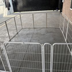 Corral Para Perritos De 9X7 Pies De Alto 32 Pulgadas Esta Semi Nuevo