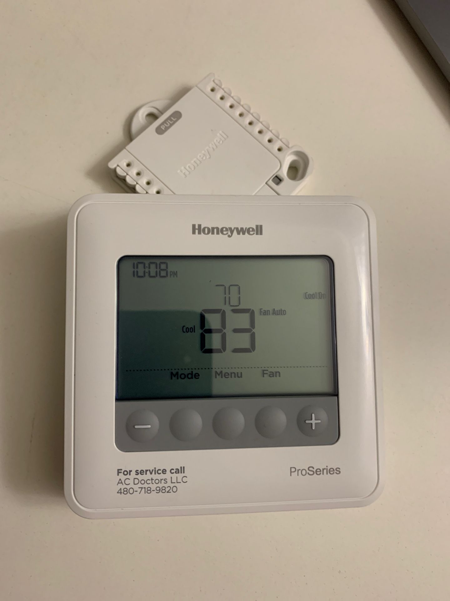 Honeywell TH4110U2005 T4 pro programmable thermostat white