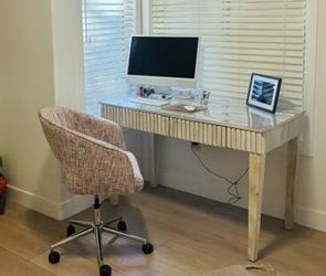 Modern desk