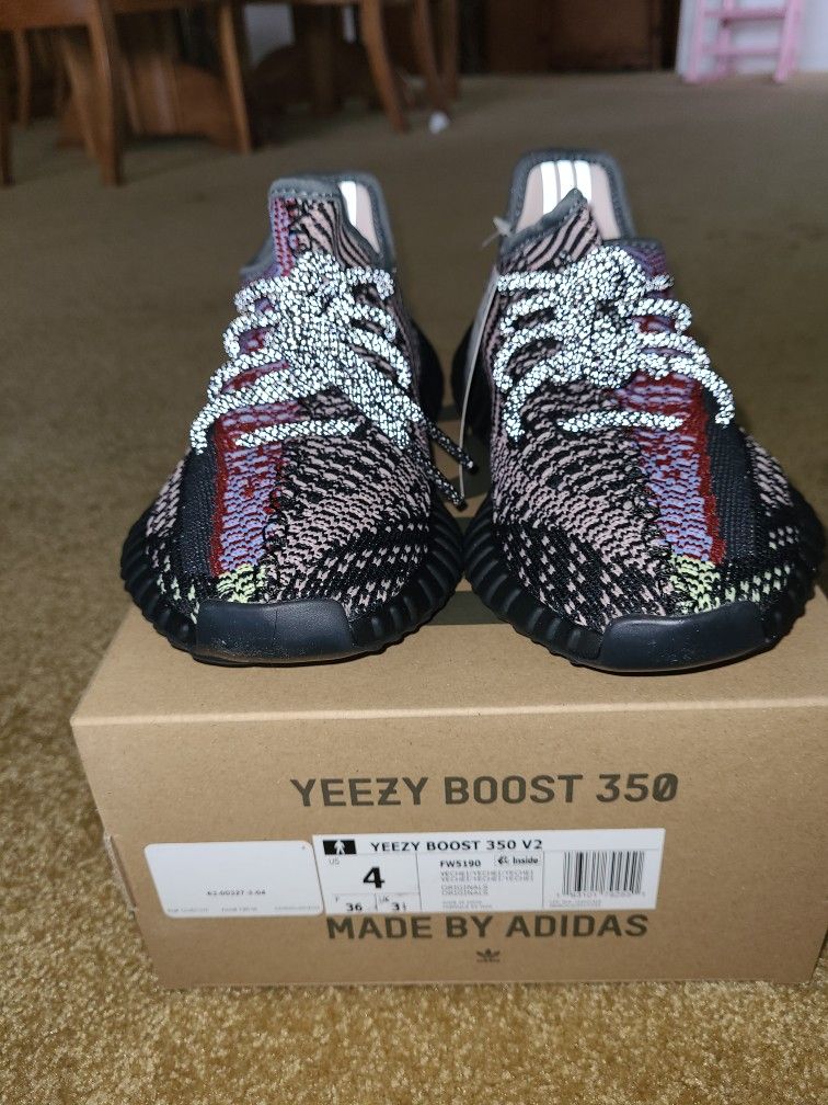 Yeezy Boost 350 V2 YECHEI