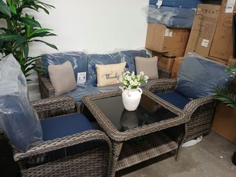New patio set 4 pc