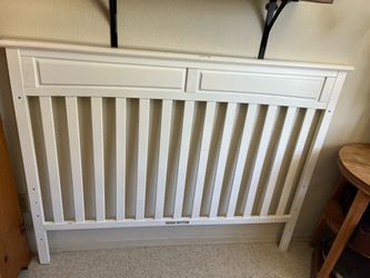 Graco white crib