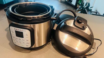 Instant Pot Duo Crisp + Air Fryer Bundle