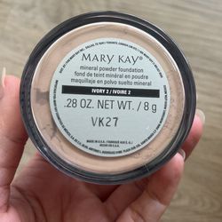 Mary Kay Ivory 2 Foundation Powder
