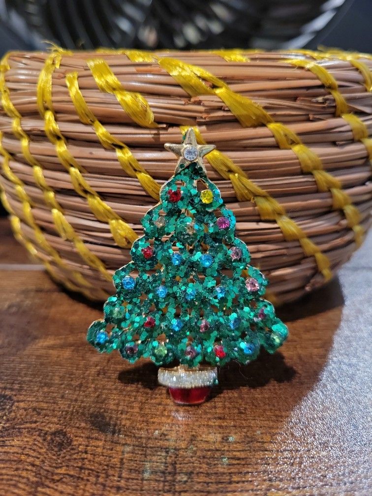 Vintage Goldtone Christmas Tree Brooch Pin Green Sequin with Multicolored Rhinestones 2.25" F8