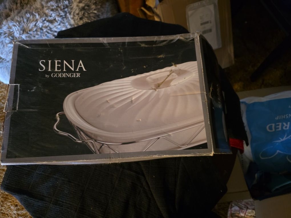 Siena By Godinger 2 Qt. Covered Baker