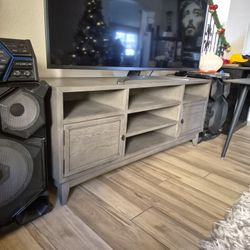 Beautiful TV Stand Really Heavy And Sturdy I Have On It A TV 75"