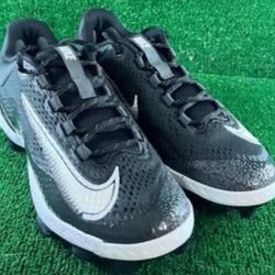 Brand New Nike Alpha Huarache ELITE 4 Low MCS Baseball Cleats Black White Men Sizes ite Men Sizes 7, 7.5, 8.5, 9, 10, 10.5, 11, 11.5, 12, 12.5, 13